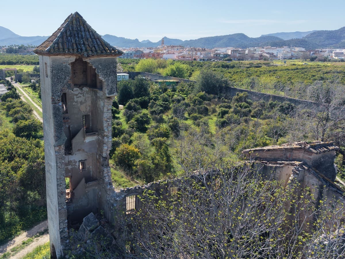 Riesgo de derrumbe de l'Alqueria del Trinquet, edificación rural en Almoines del siglo XIV