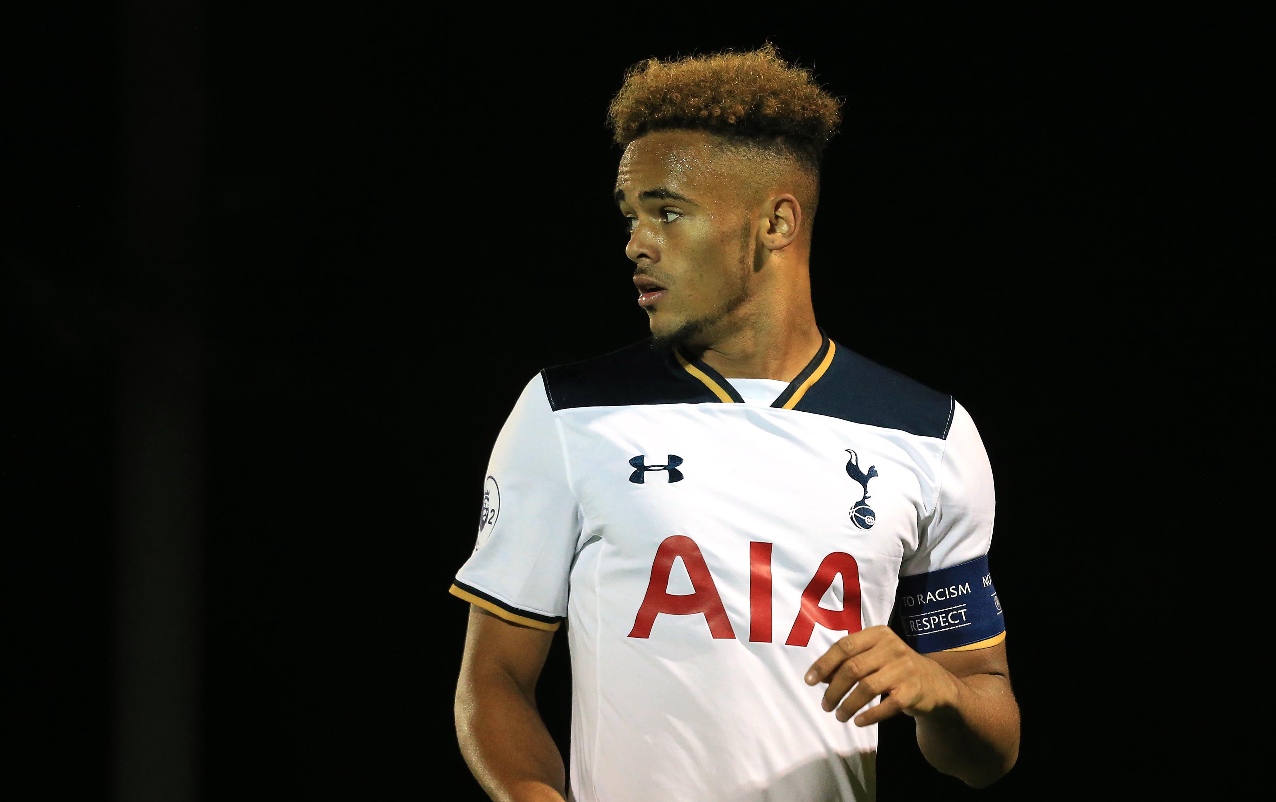 Anton Walkes, en su etapa del Tottenham Hotspur