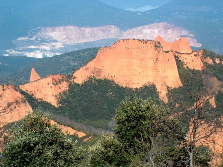 La cantera, tras las Médulas