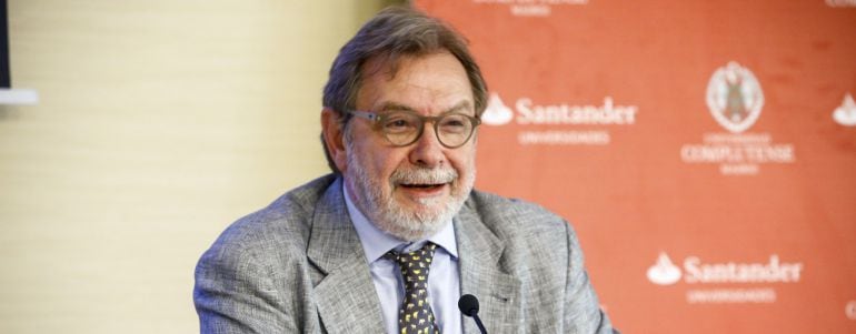 Juan Luis Cebrián, en los cursos de verano de la Complutense.