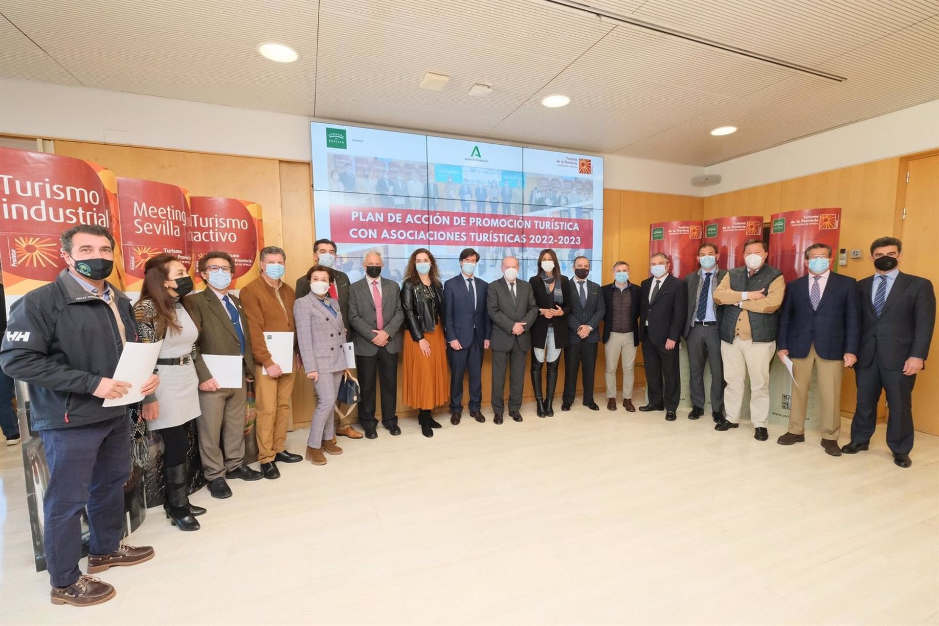 Promoción de Prodetur, de la Diputación de Sevilla, de las empresas turísticas sevillanas en el mercado francés..
Una delegación de empresarios turísticos sevillanos visitarán las ciudades francesas de Marsella, Lyon y la propia capital, París, los próximos días 11 y 12 de mayo, y 14 de junio, respectivamente, en sendas misiones comerciales organizadas por la Diputación de Sevilla a través de Prodetur-Turismo de la Provincia de Sevilla. Con estas tres ciudades francesas, Sevilla tiene conexiones aéreas directas, lo que &quot;propicia el flujo turístico y de negocios&quot;.

POLITICA 
DIPUTACION DE SEVILLA