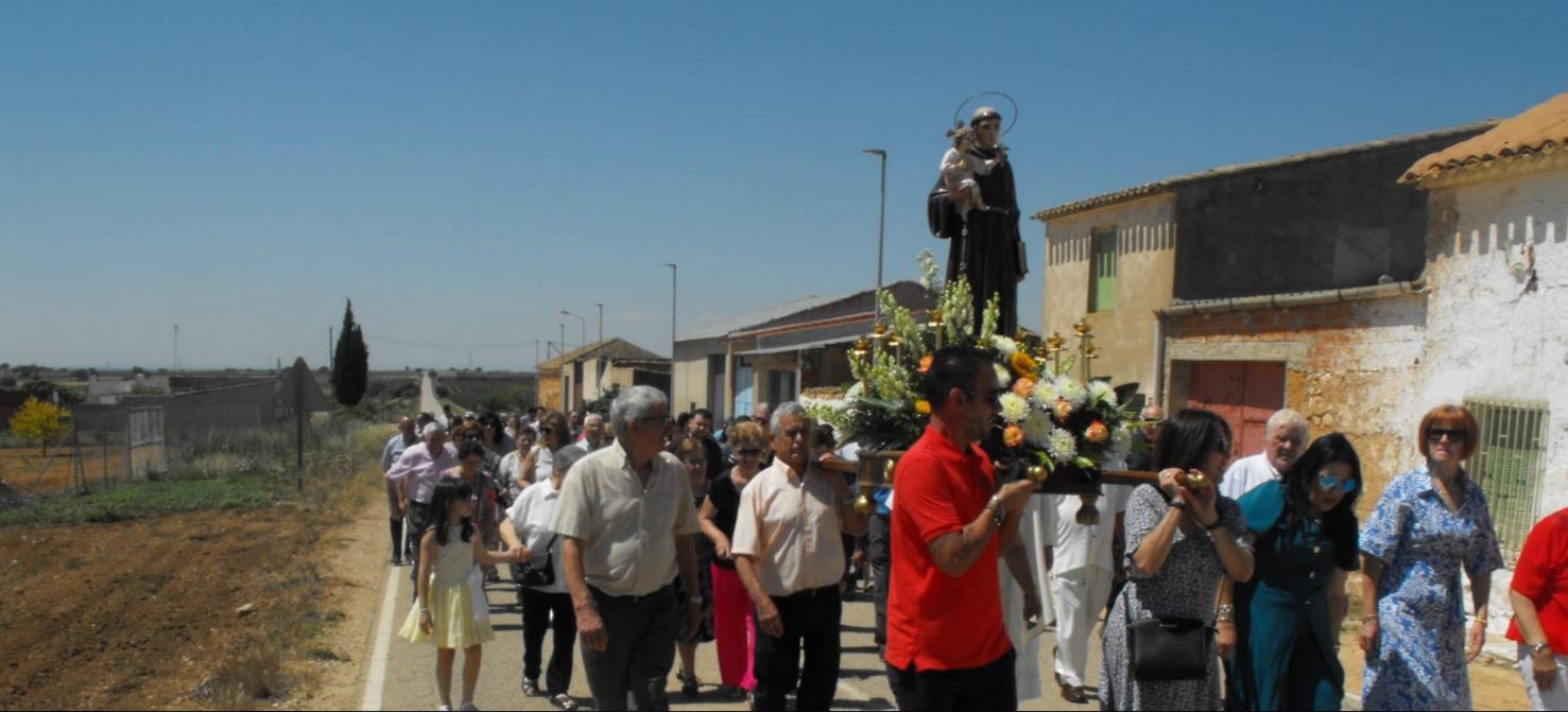 Procesión de San Antonio en Casas del Olmo (Cuenca).