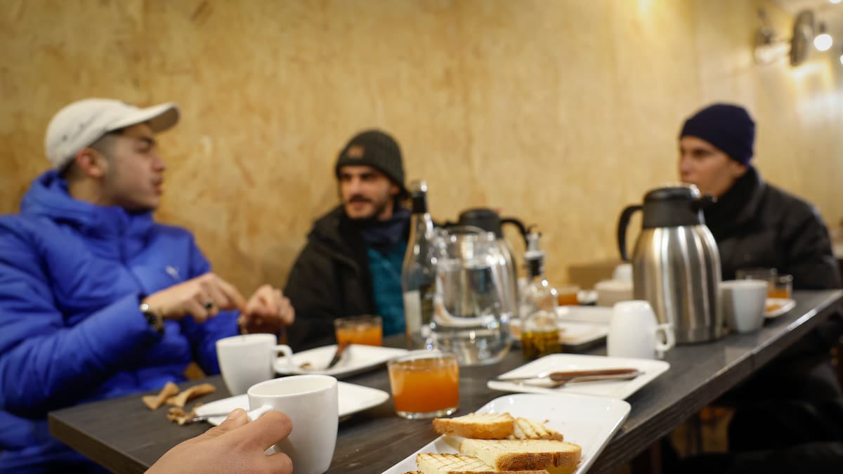 16 personas que viven en la calle pasarán las noches de invierno en la librería de Pamplona Katakrak