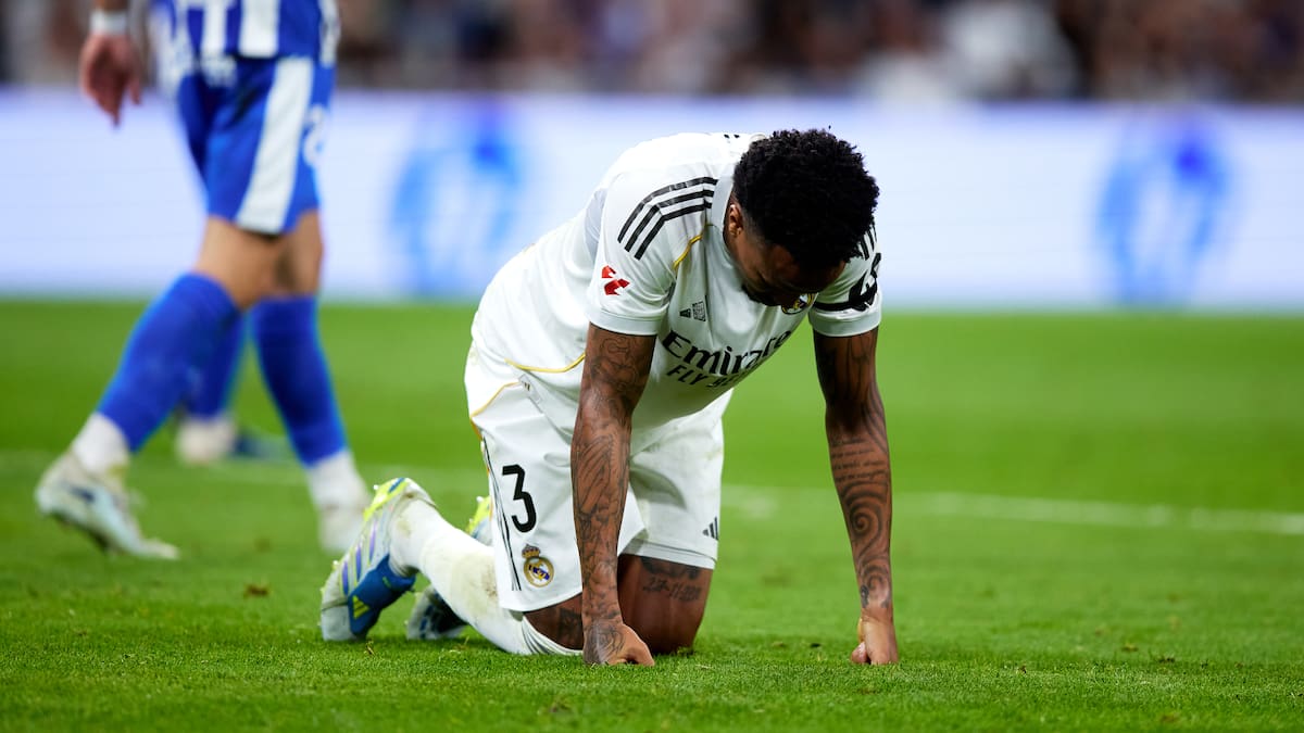 Éder Militao, en serio riesgo de perderse el Mundial: podría operarse para evitar una recaída