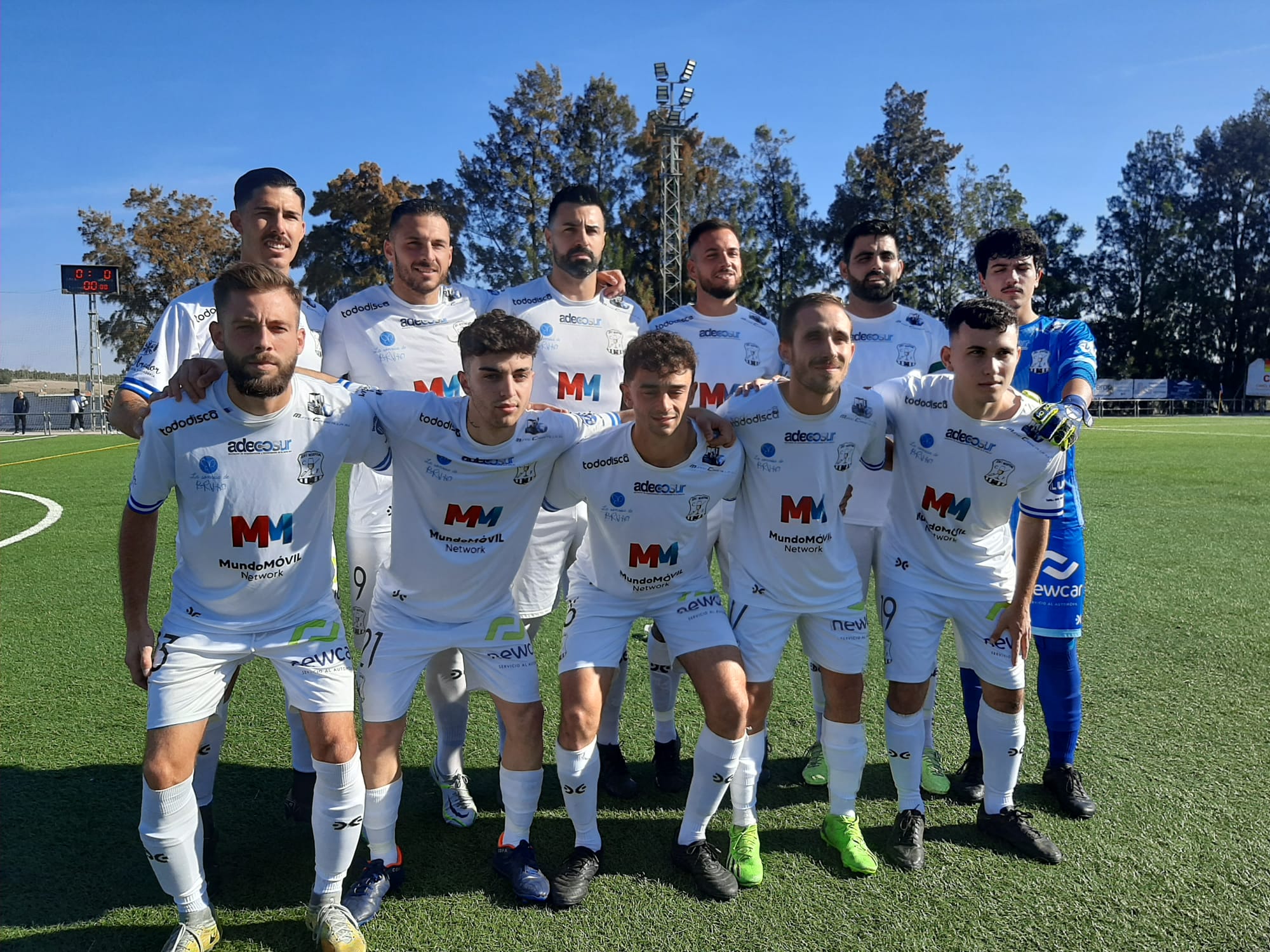 El Jerez Industrial posa antes del último partido de liga