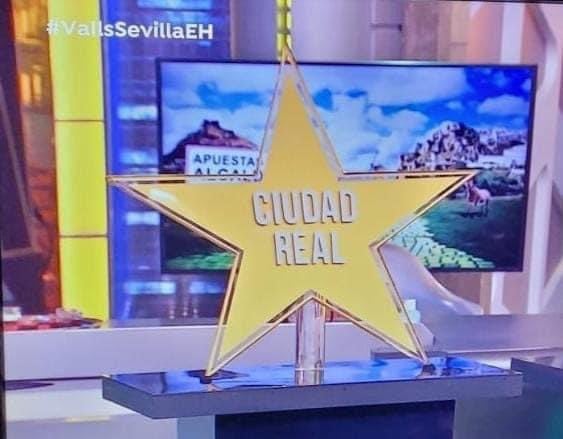 La alcaldesa de Ciudad Real, Eva María Masías, consigue la estrella en el rincón de la fama de El Hormiguero