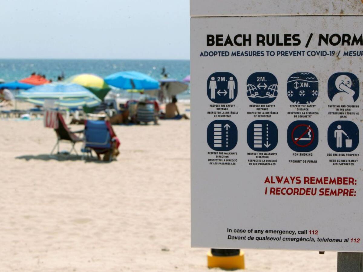 Las playas de Palma, Calvià y Santanyí superan el aforo máximo permitido
