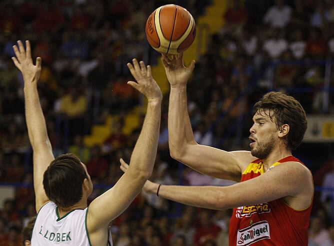 Marc Gasol, durante una jugada ante Eslovenia