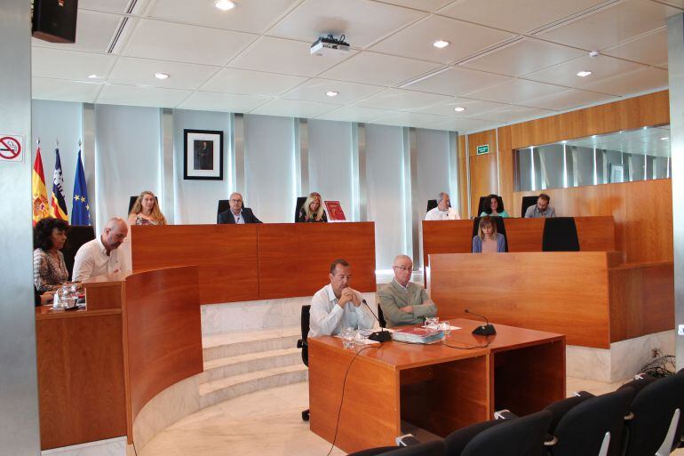 Foto de archivo de un pleno del Consell de Ibiza