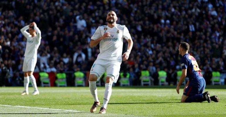 Karim Benzema, durante el partido ante el Fútbol Club Barcelona