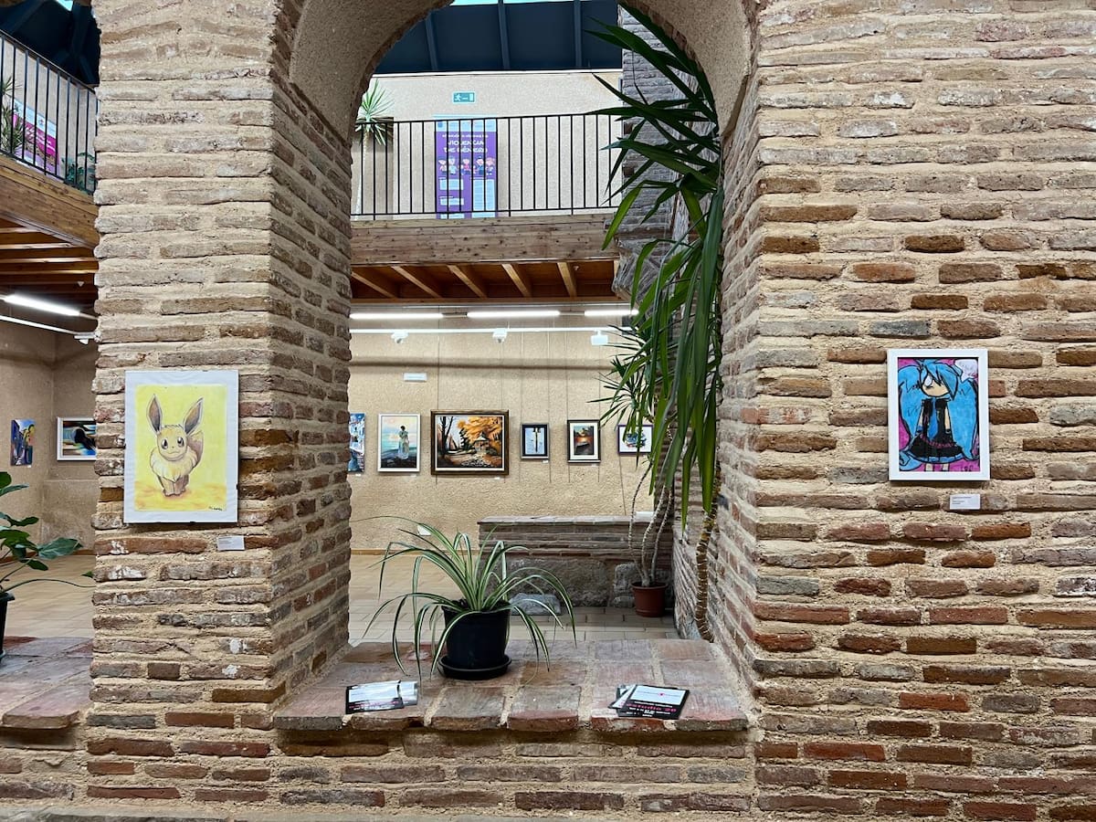 Academia Estudio celebra 20 años de recorrido en Medina del Campo e inaugura la exposición "Estudio 26'"