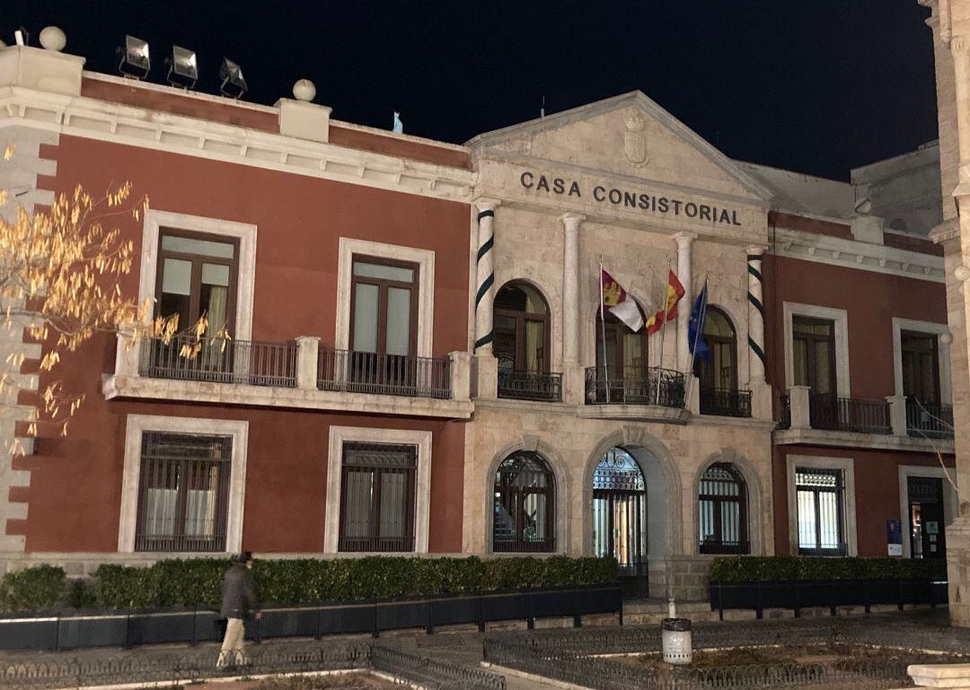 Imagen de archivo de la fachada del Ayuntamiento de Valdepeñas (Ciudad Real)