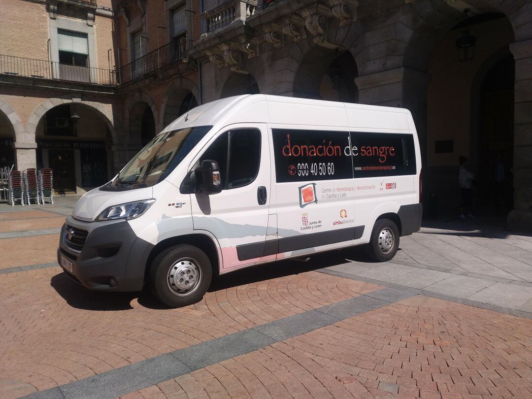 Unidad móvil de la Hermandad de Donantes de Sangre