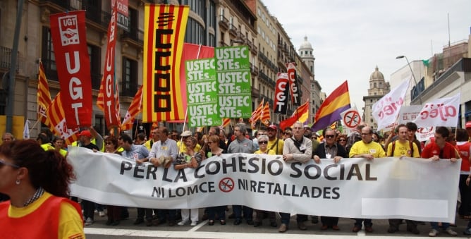 Capçalera de la manifestació a Barcelona contra la Llei Wert i les retallades