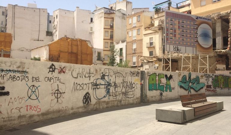 Solar propiedad de Serrano Gámez ubicado en la calle San Clemente de Jaén