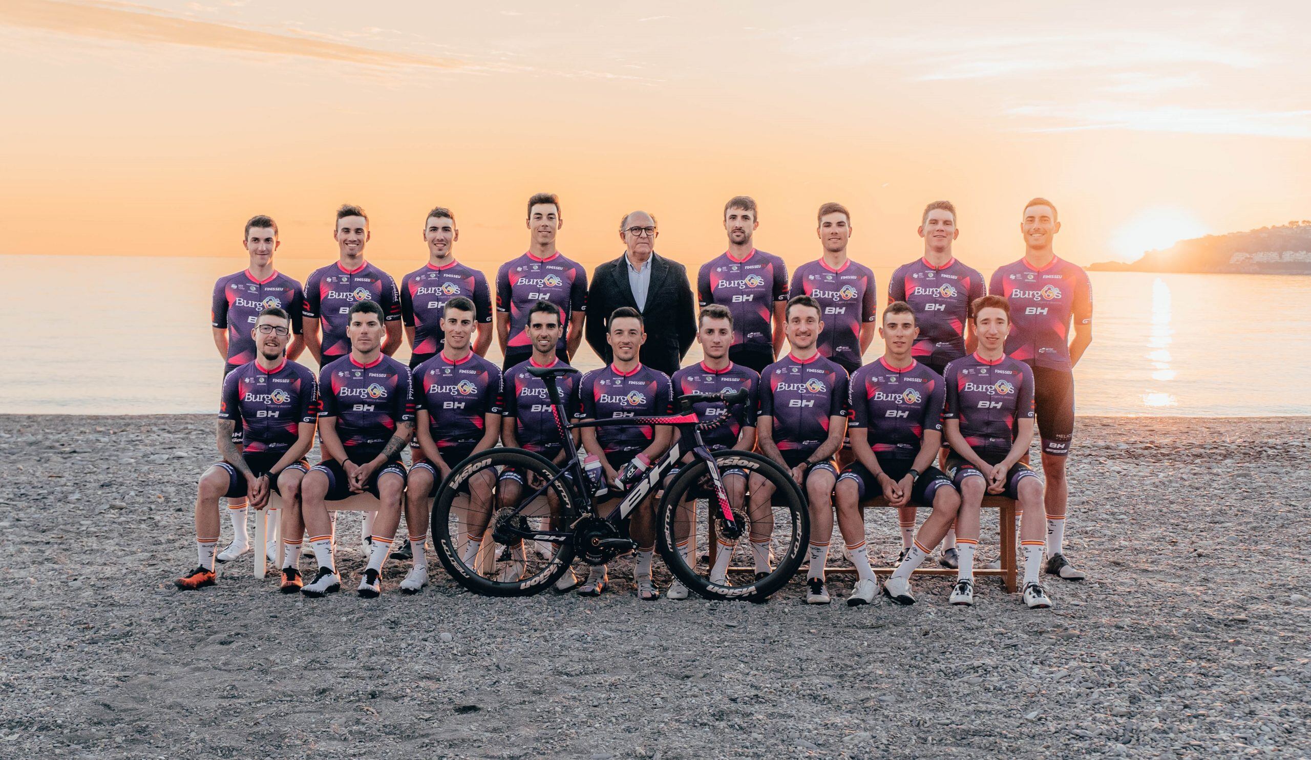 La plantilla del Burgos BH para la temporada 2023. Mario Aparicio -arriba, 3º por la derecha- y Álex Franco -abajo, 1º por la derecha-.