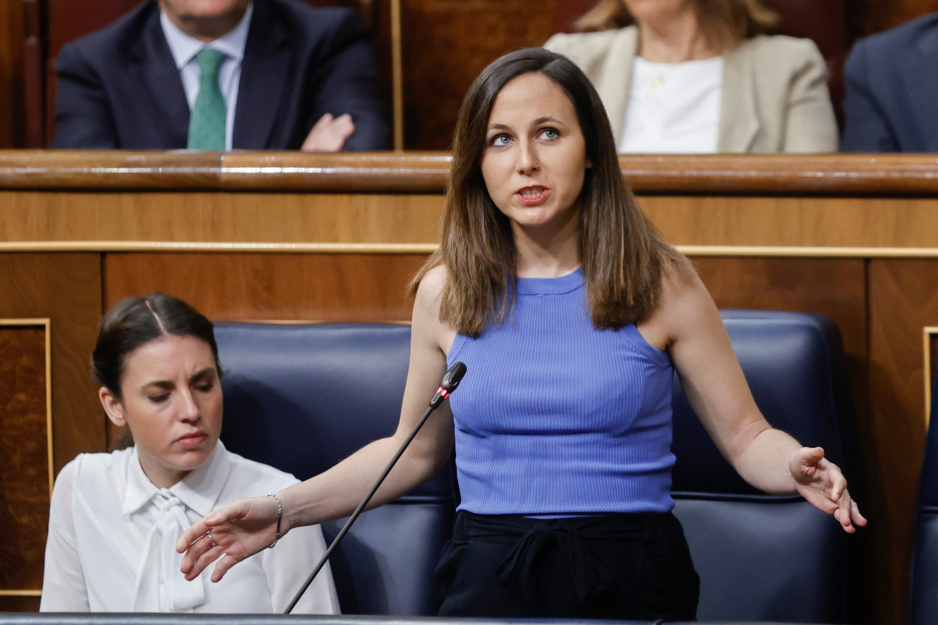 La ministra de Derechos Sociales, Ione Belarra, interviene en la sesión de control al Gobierno celebrada este miércoles en el Congreso.