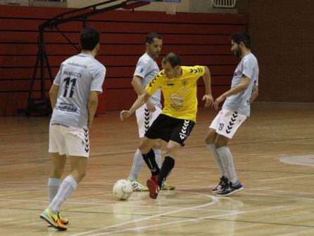 Gabri Pastor rodeado de contrarios