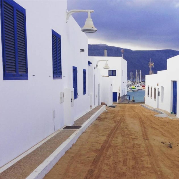 Uno de los caminos de arena de La Graciosa.