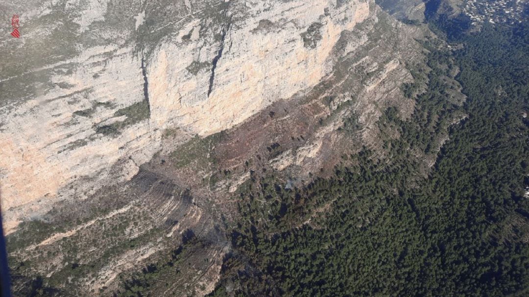 Imagen de parte de la zona calcinada por las llamas.