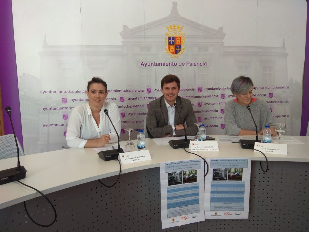 Gabriela López, Víctor Torres y Aurora González