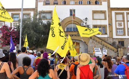 Manifestación delante del Centro de Internamiento de Emigrantes en Algeciras