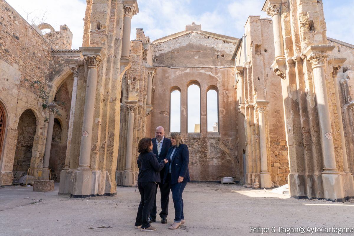 Autoridades municipales visitan la Catedral