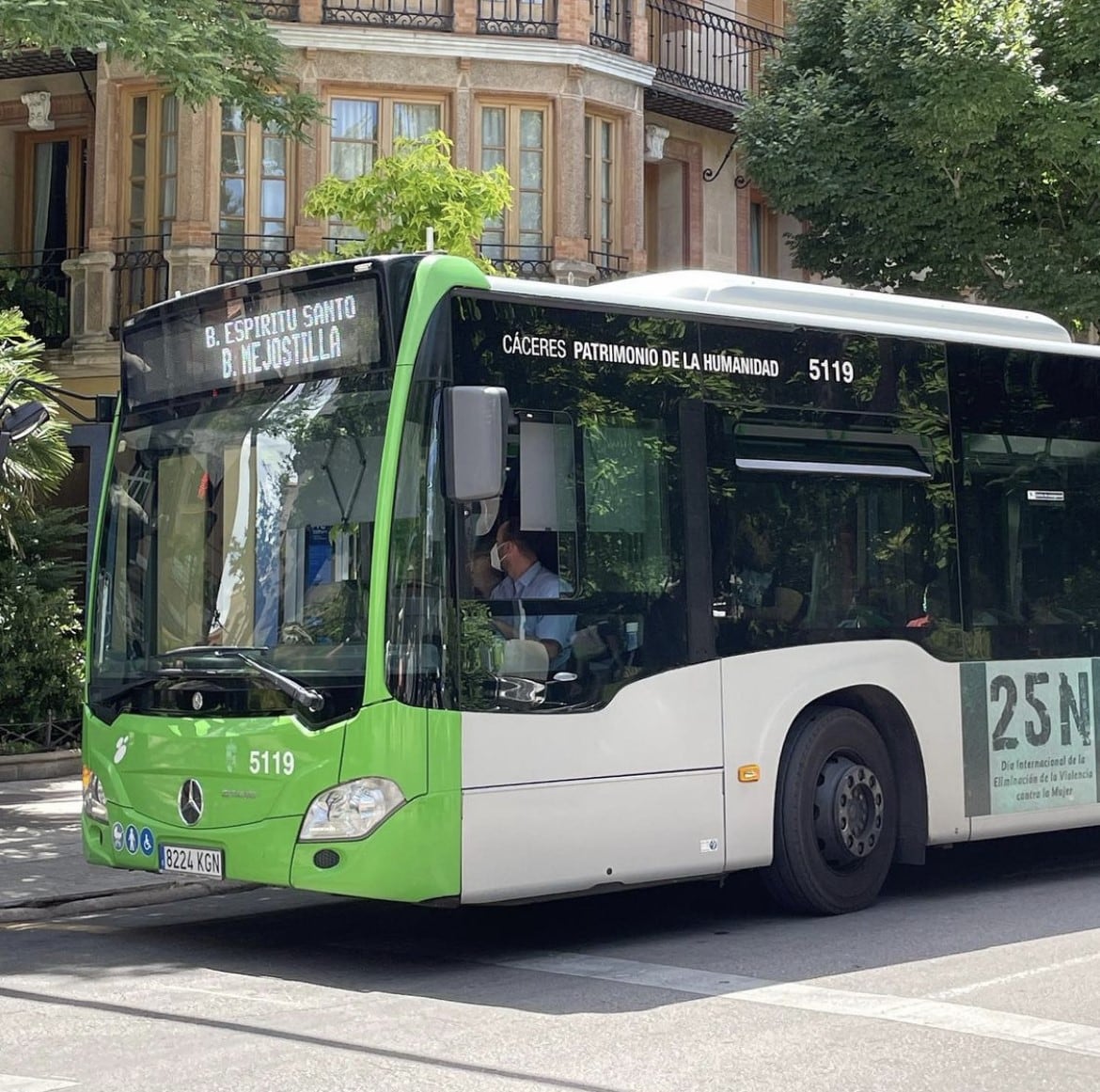 Autobús urbano ciudad de Cáceres