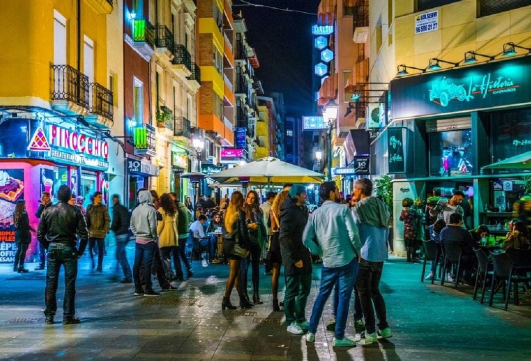 Imagen de archivo de la calle Castaños en fin de semana