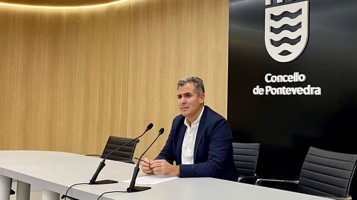 Rafa Domínguez denuncia la paralización de las obras del Gobierno central en Pontevedra y llama a Lores “perrito faldero” de Pedro Sánchez