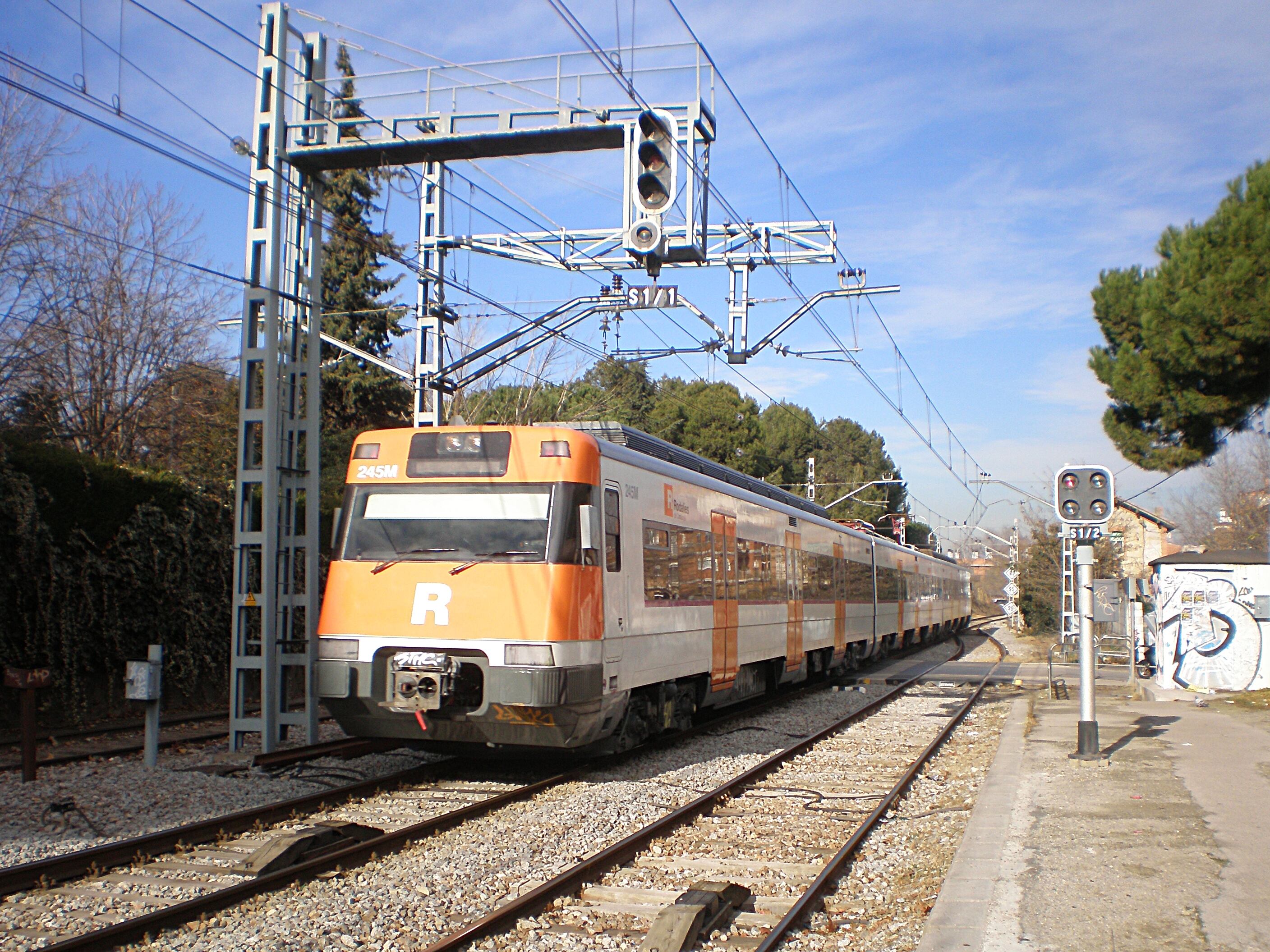 Un tren de rodalies de la lína R3
