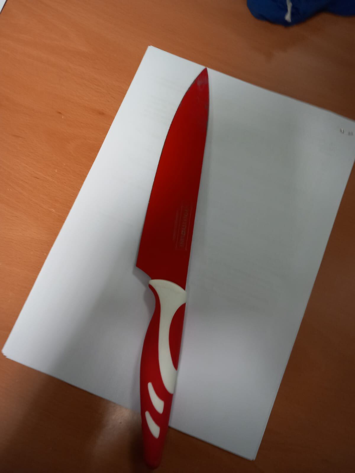 Imagen del cuchillo intervenido