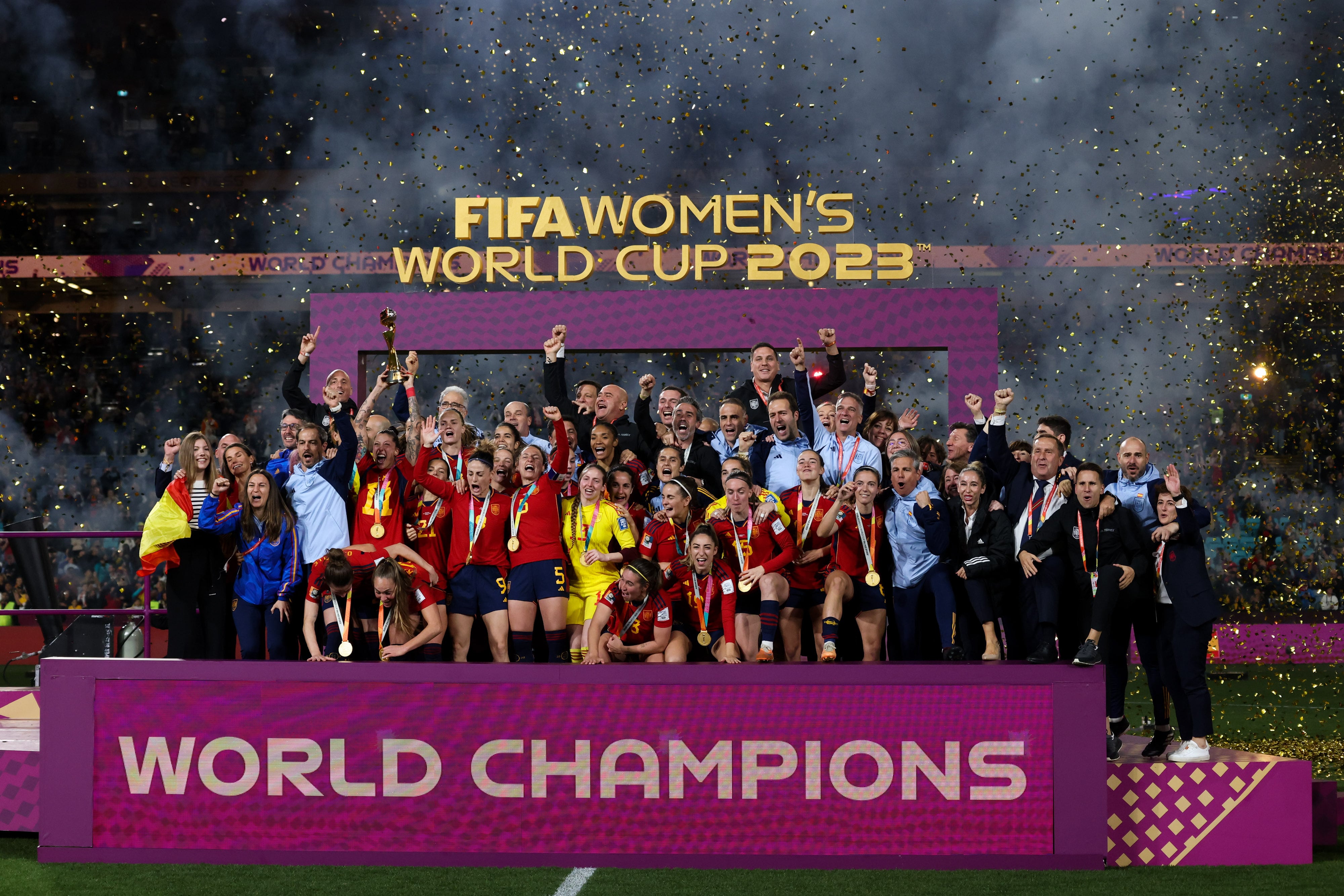 Las jugadoras de España celebran la victoria conseguida en el Mundial de Australia y Nueva Zelanda. (Photo by Zhizhao Wu/Getty Images)