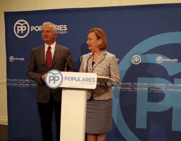 Eloy Suárez, Portavoz del PP en el Ayuntamiento de Zaragoza y Luisa Fernanda Rudi, Presidenta del Partido Popular en Aragón.