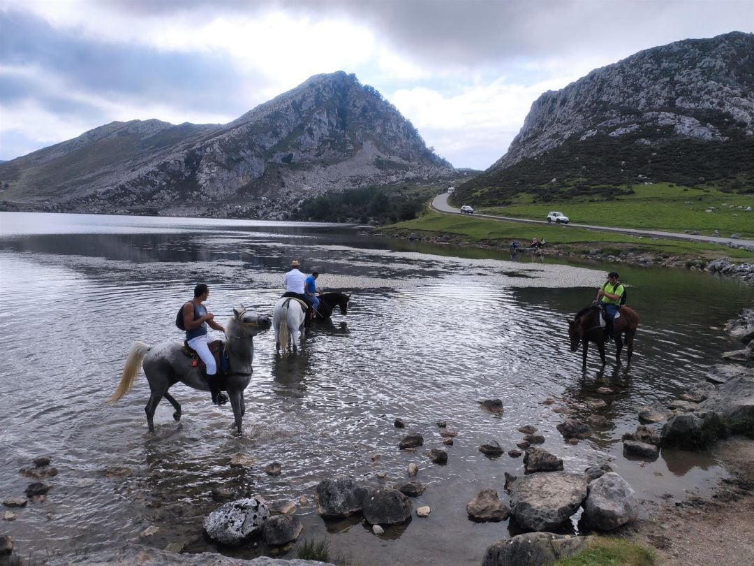 Uno de los lagos de Covadonga, en los Picos de Europa.