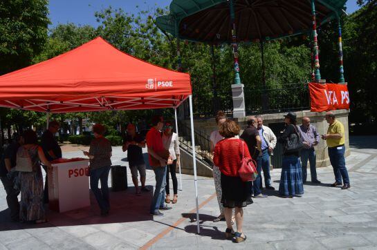 La carpa instalada en el Jardín del Recreo del PSOE de esta mañana