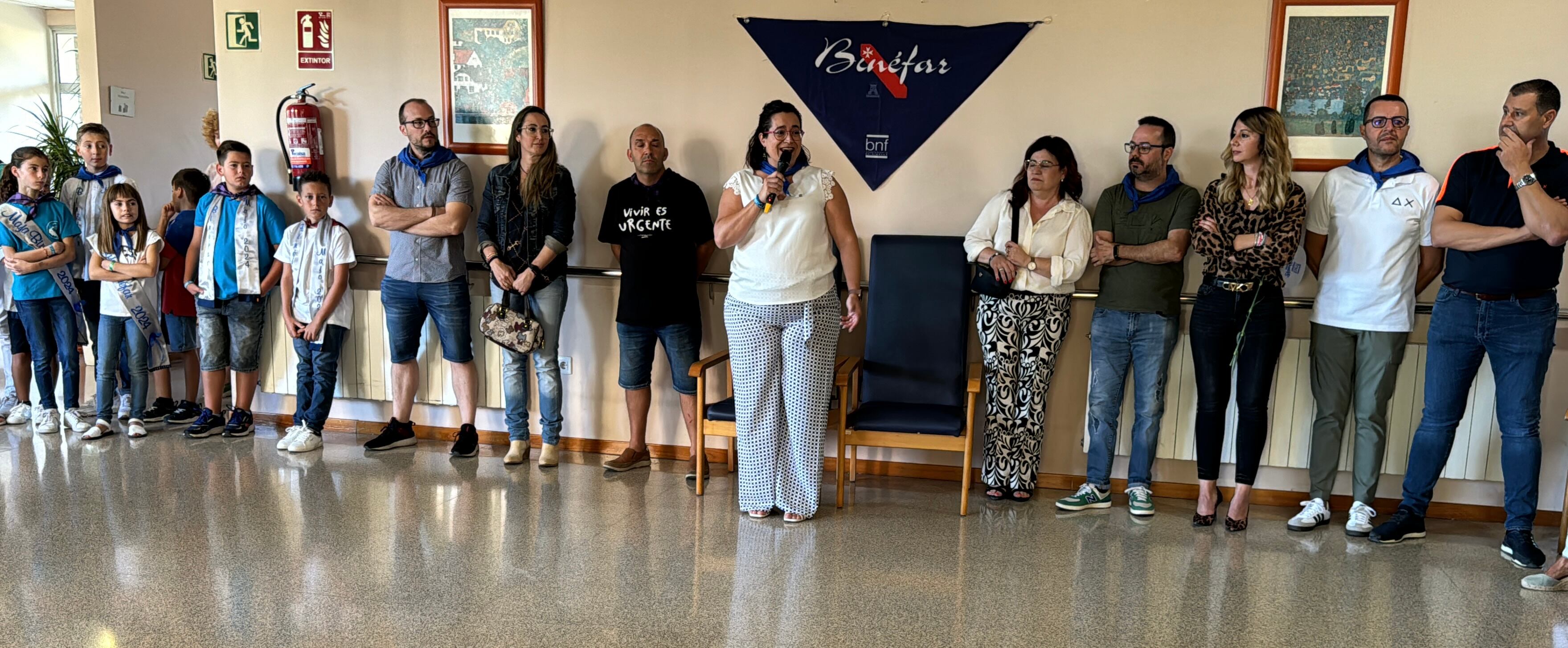 Autoridades en el encuentro de mayores con motivo de las fiestas. Foto: Ayuntamiento de Binéfar