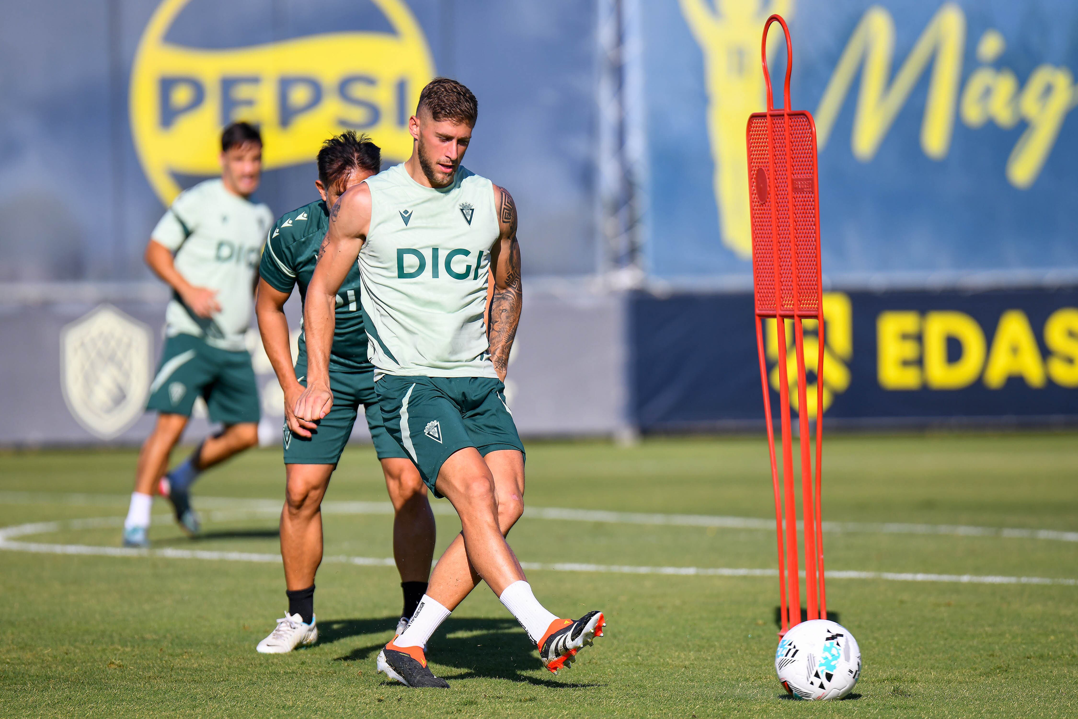 Jorge Moreno en un entrenamiento en la Ciudad Deportiva Bahía de Cádiz.