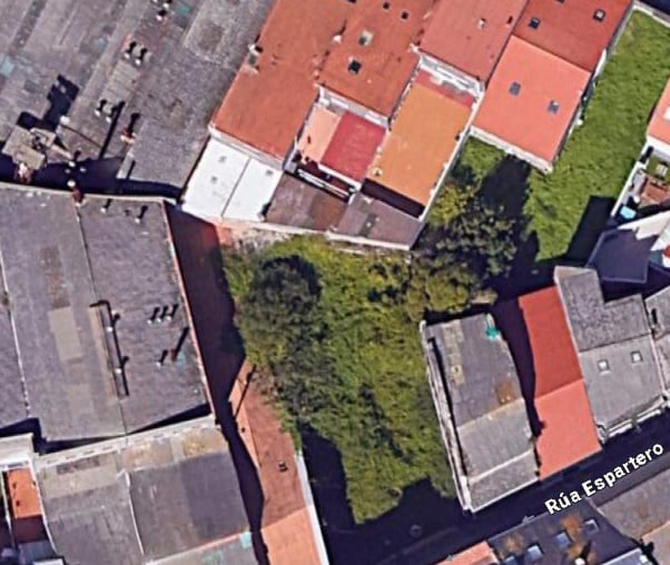 Las parcelas se encuentra en la Avenida Breogán y calle Espartero