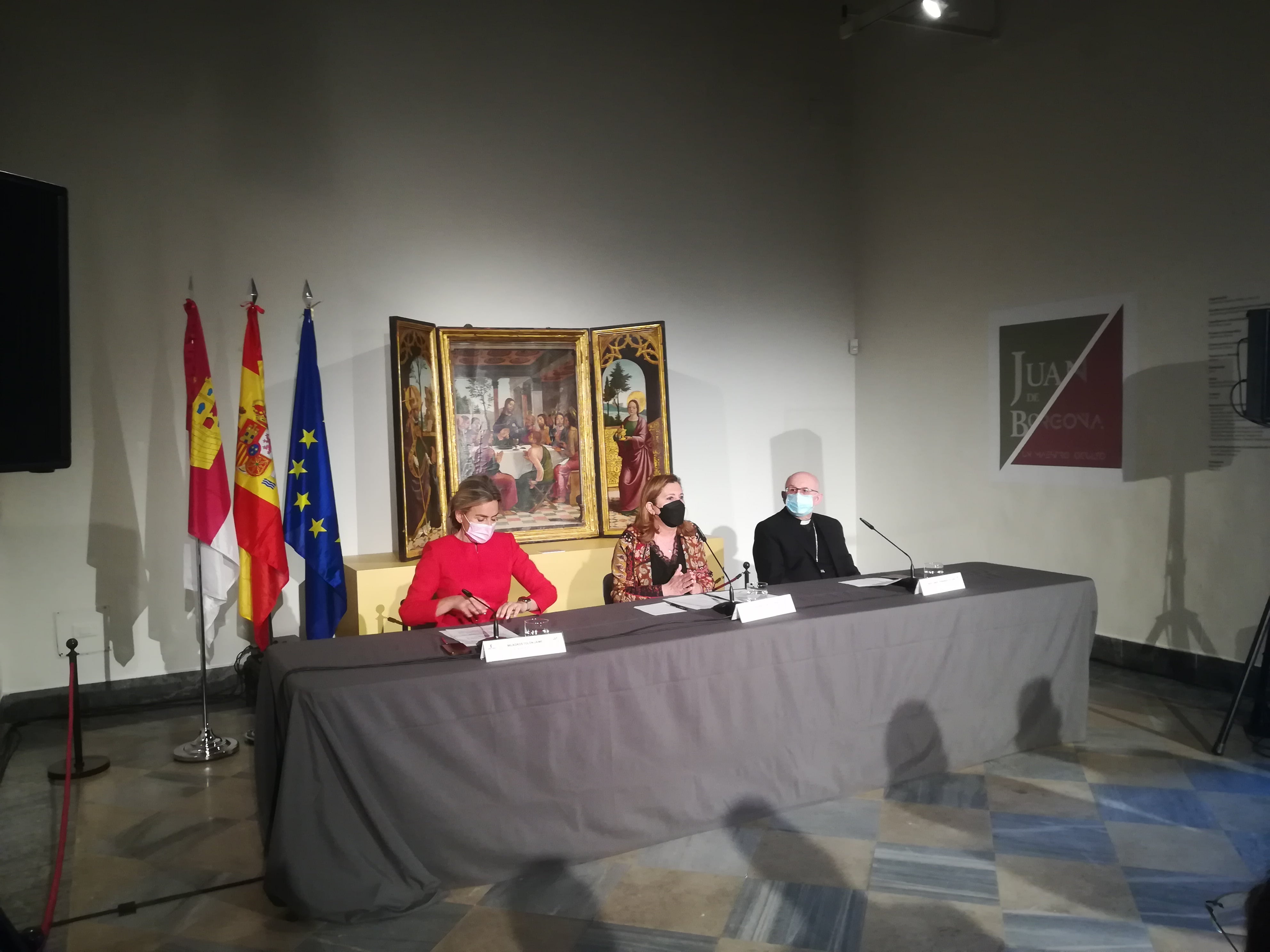 De izquierda a derecha: Milagros Tolón, alcaldesa de Toledo, Rosana Rodríguez, consejera de cultura en castilla-La Mancha y Ángel Fernández, obispo de Albacete