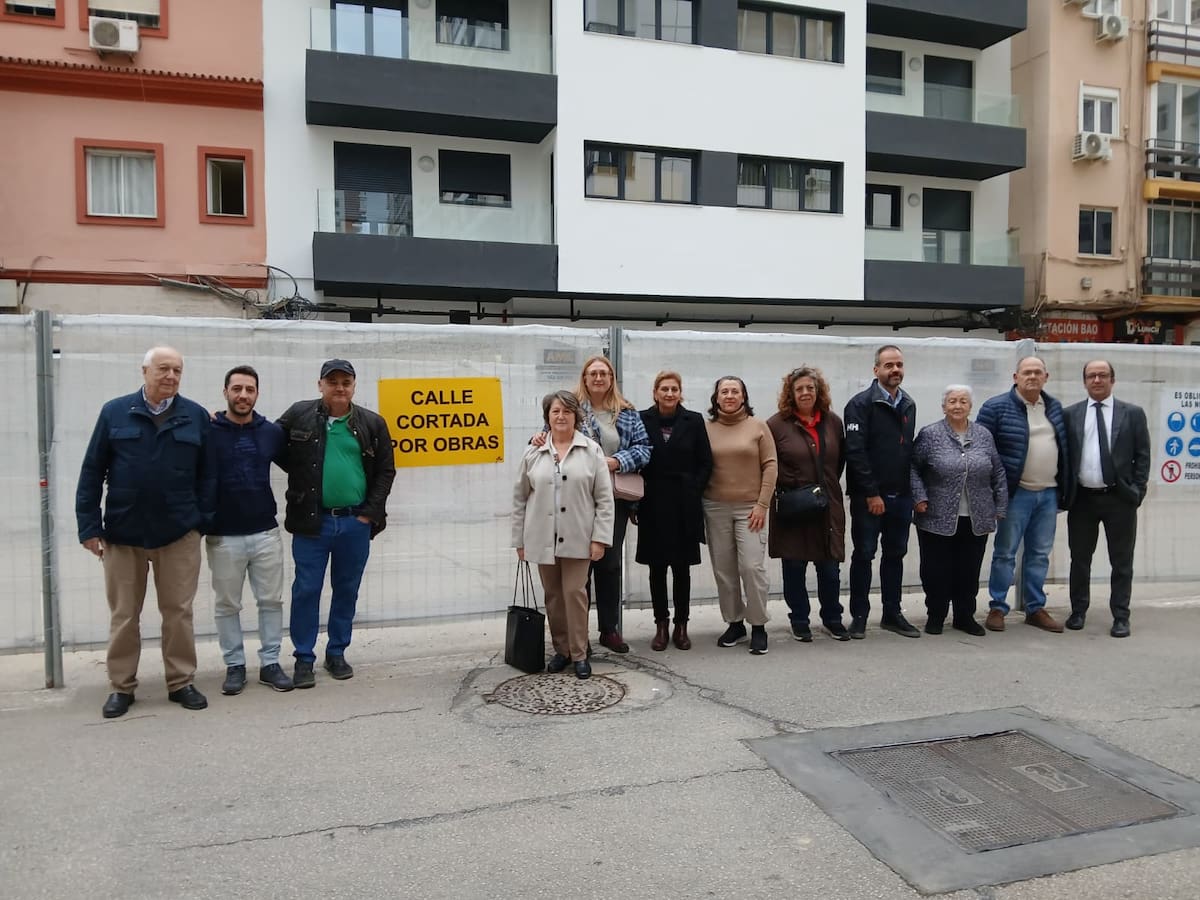 Los comerciantes de Eugenio Gross exigen soluciones: “Sin aparcamiento no hay clientes”