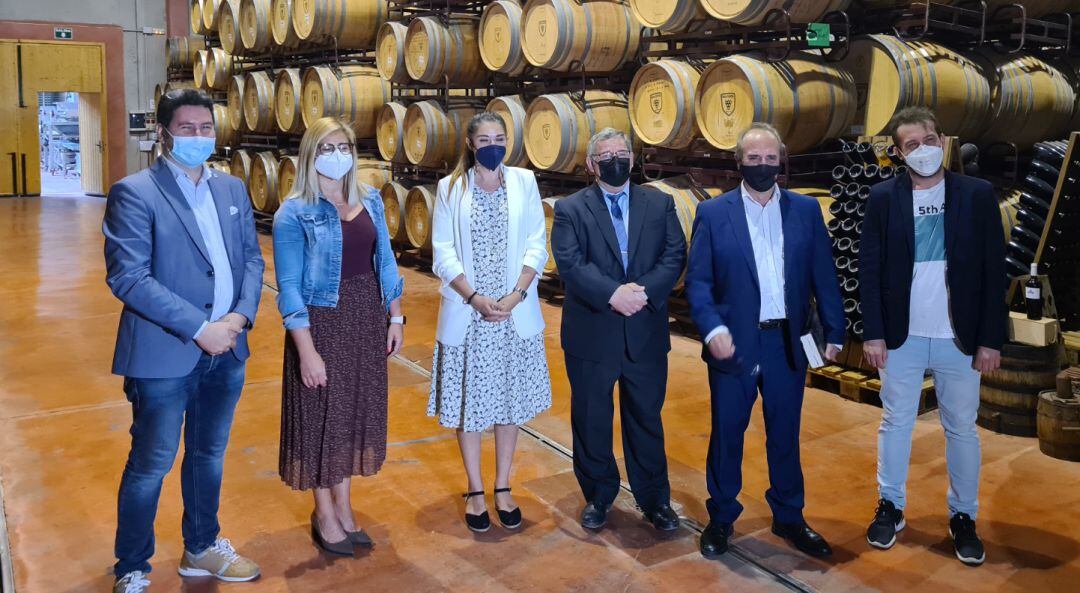 Visita a las Bodegas Bocopa de la consellera de Agricultura 