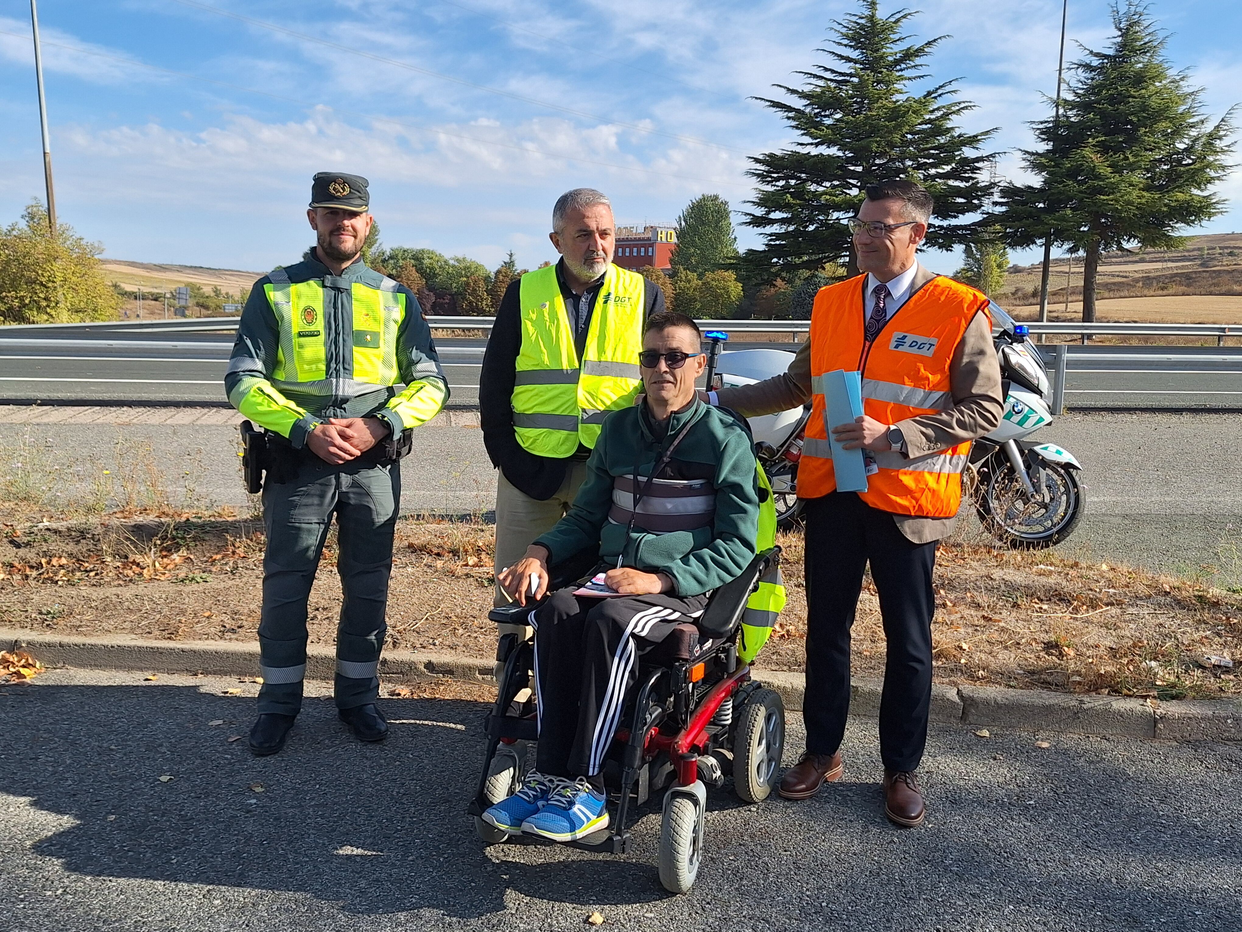 Voluntarios de ASPAYM acompañarán esta semana en una campaña especial de la DGT a los agentes de tráfico en 17 provincias, entre las que se encuentra Burgos