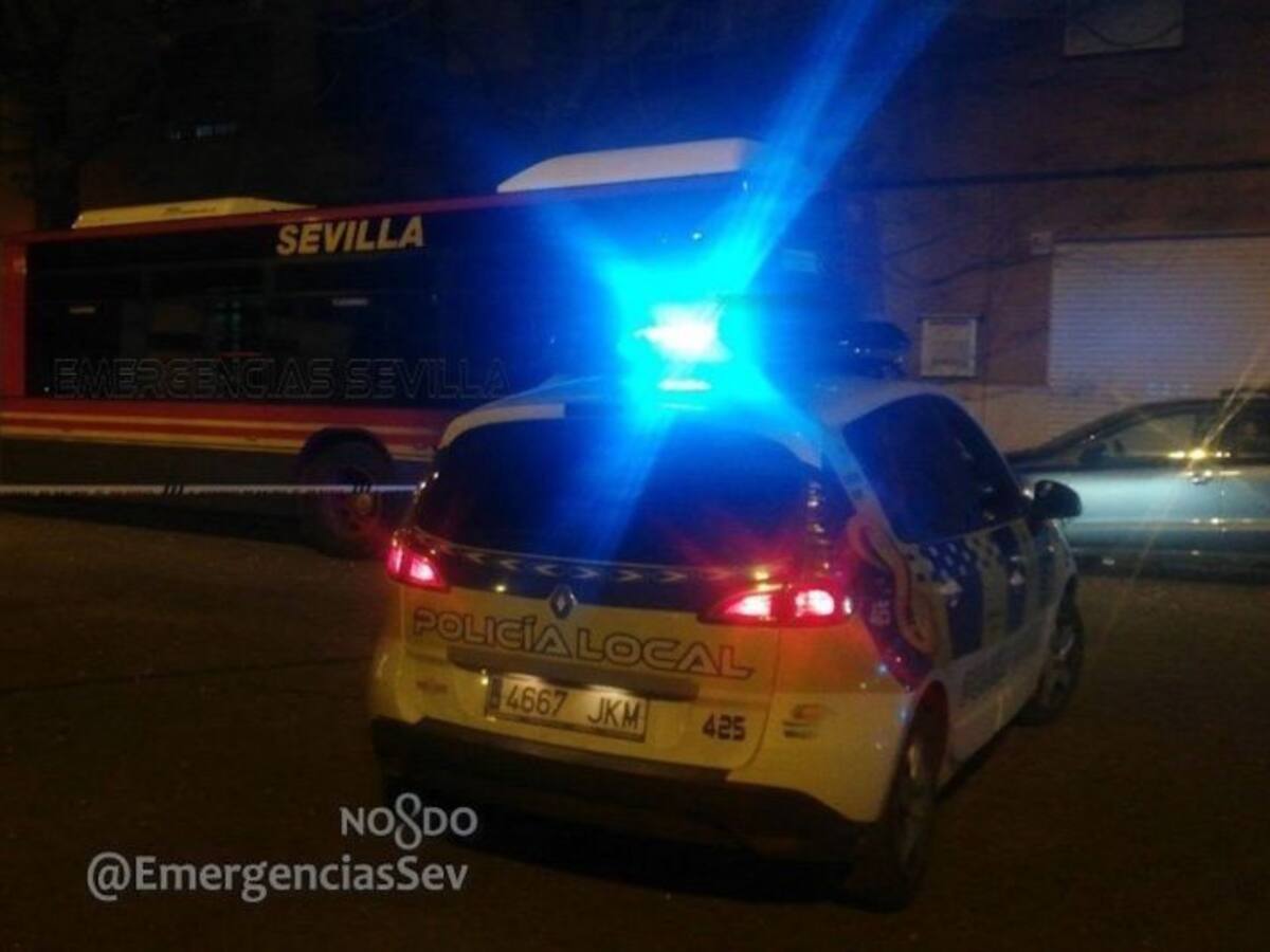 Siete heridos tras chocar un autobús contra un árbol en la Avenida de Europa