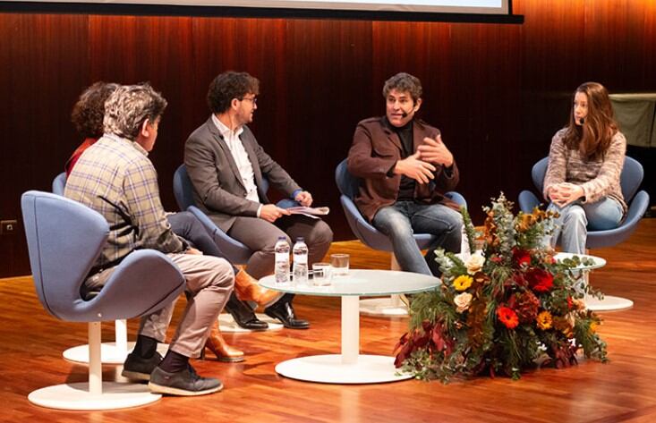 Una de las mesas del año 2024