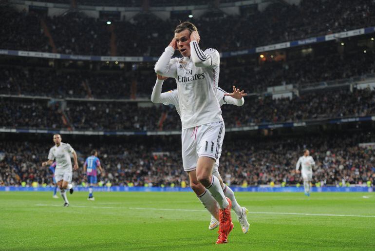 Bale se tapa los oídos después de marcar el primer gol al Levante