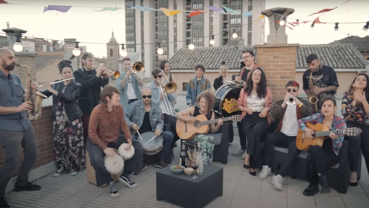 Artistas del Gremio y Komando Komare homenajean a 'Las Chuches'