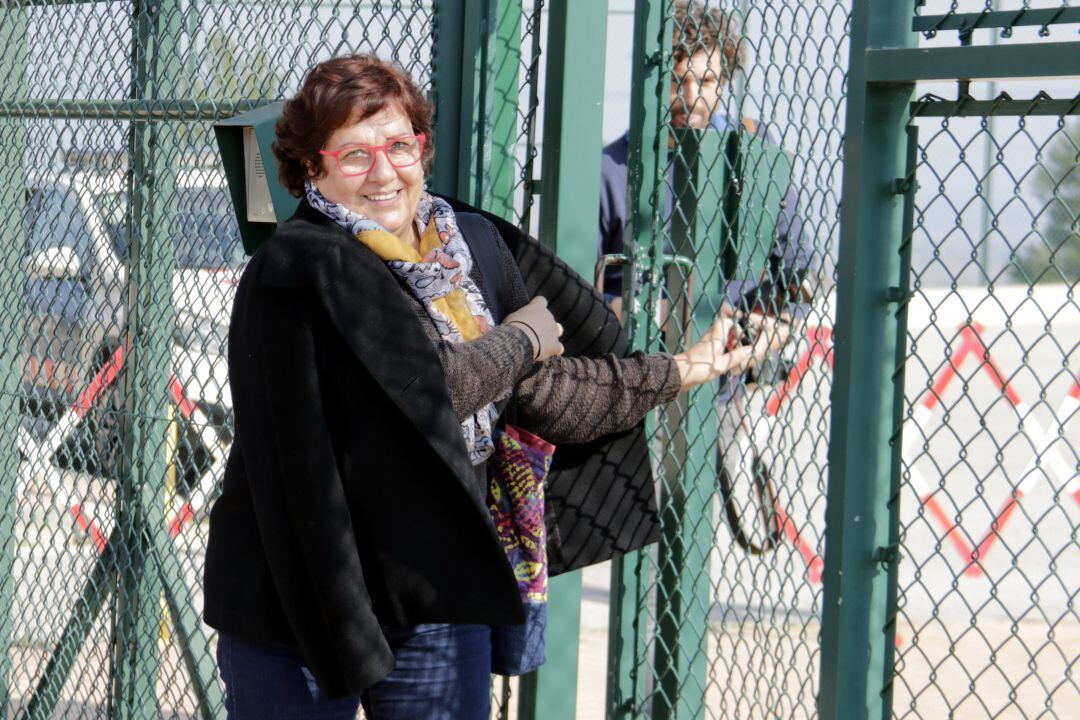 Dolors Bassa, en una imatge del 17 de febrer, sortint del centre penitenciari on compleix condemna