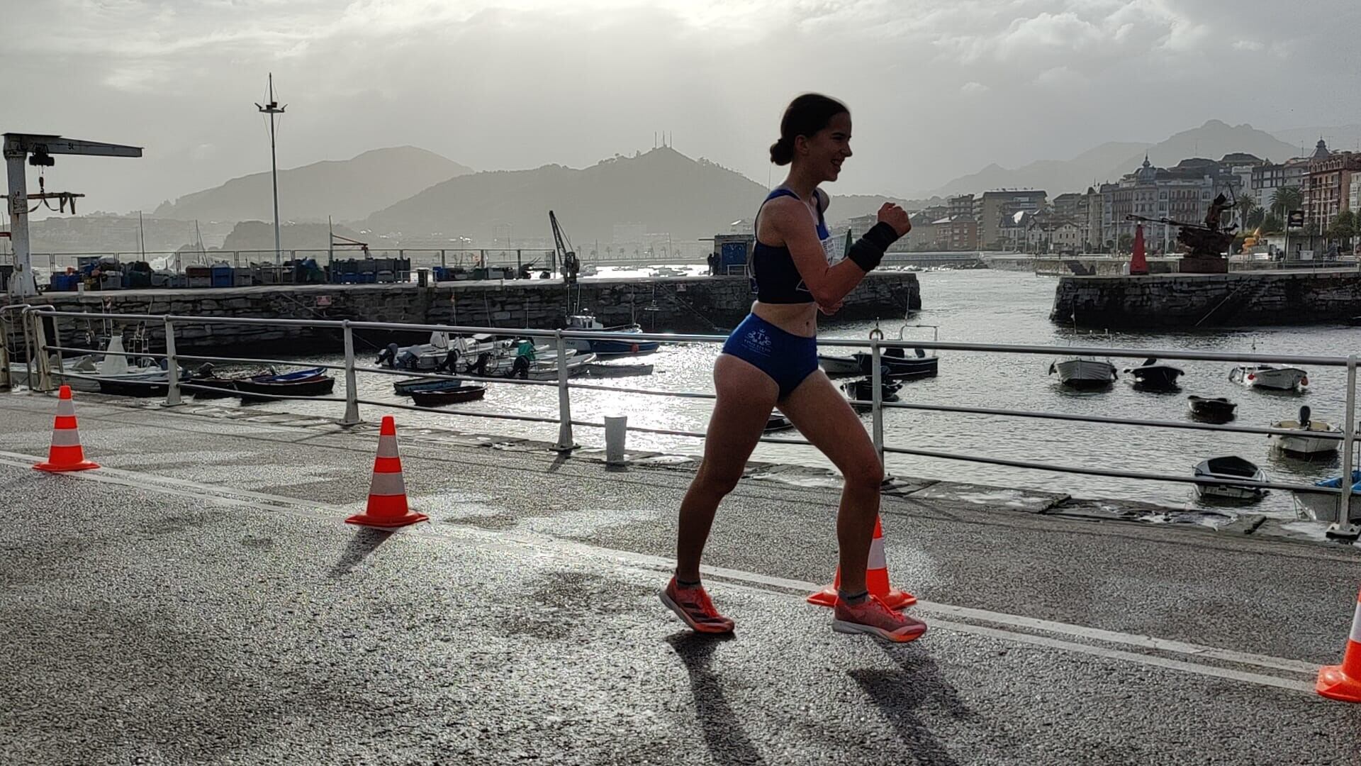 Clara Lacoma en la carrera de 3 Km marcha