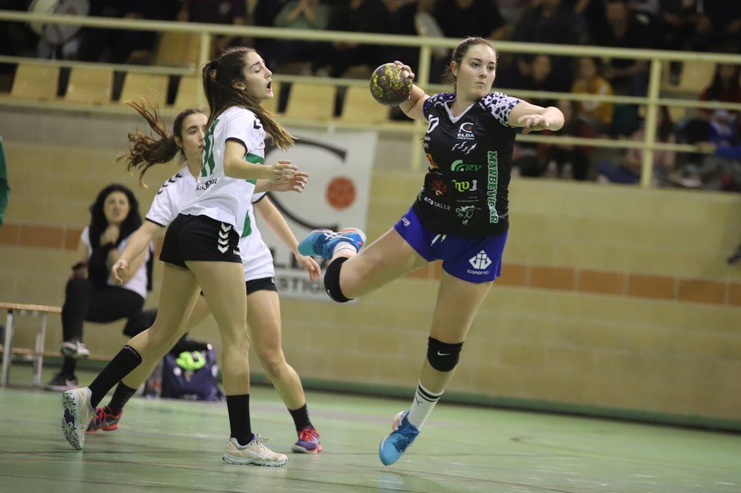 El equipo eldense fue de más a menos para acabar siendo superado por las ilicitanas